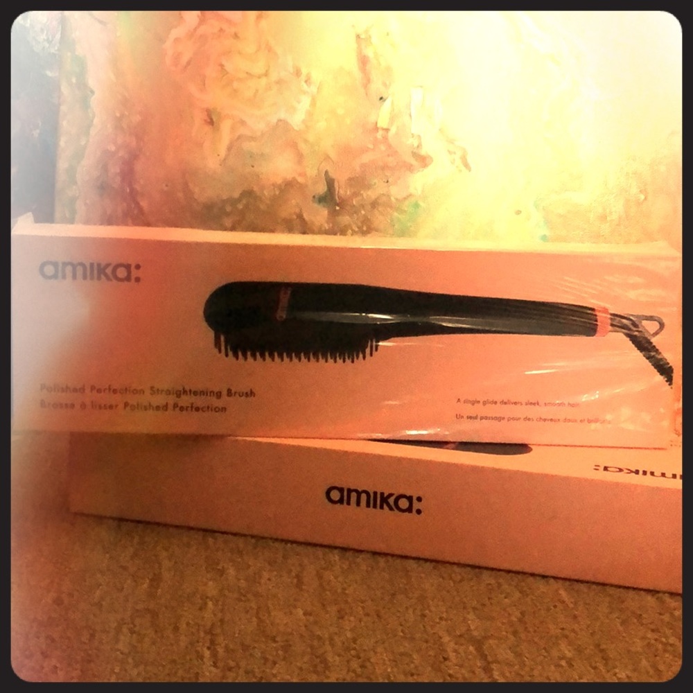 *New*Amika Polished Perfection Straightening Brush